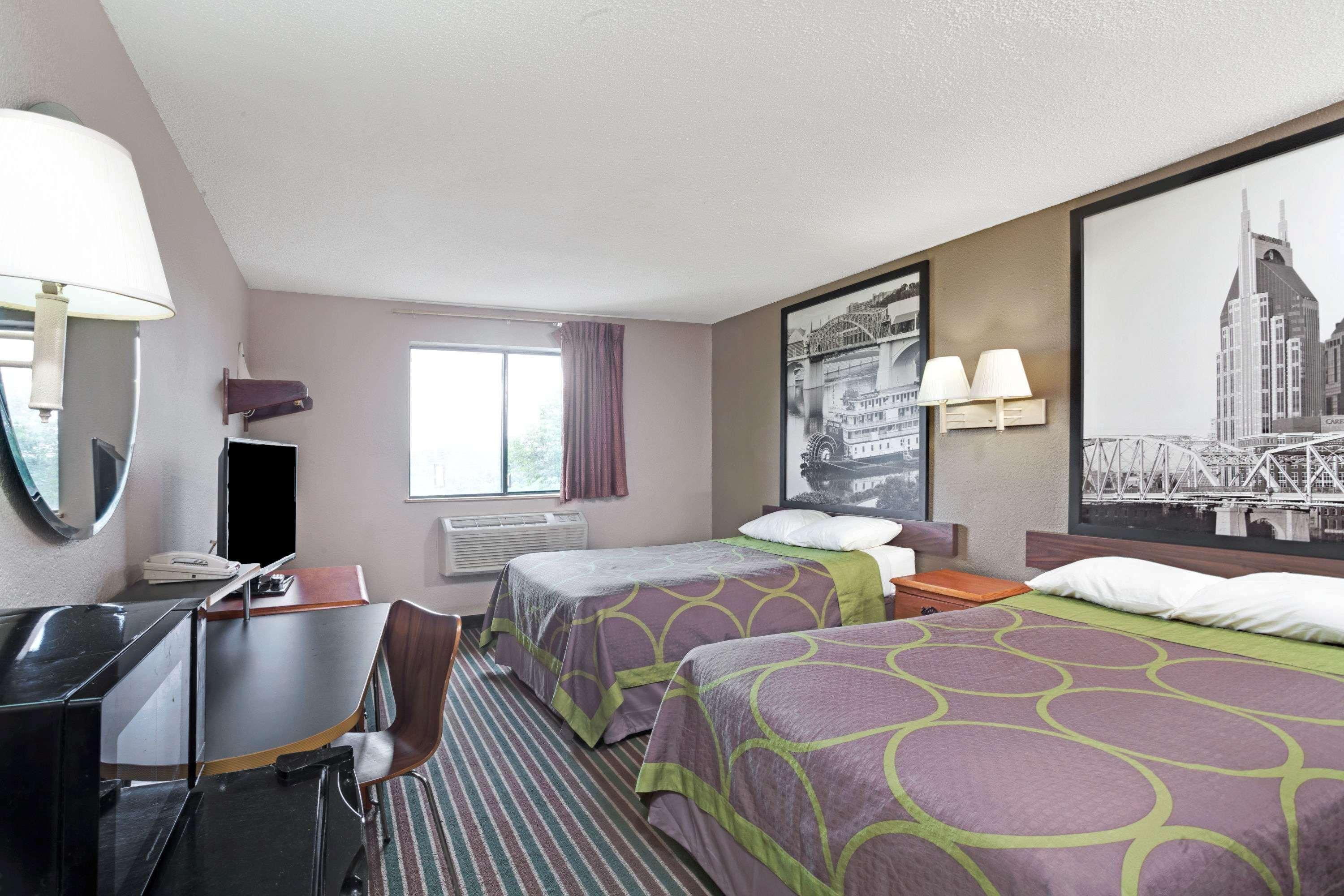 Super 8 By Wyndham Nashville/ Dntn/ Opryland Area Buitenkant foto