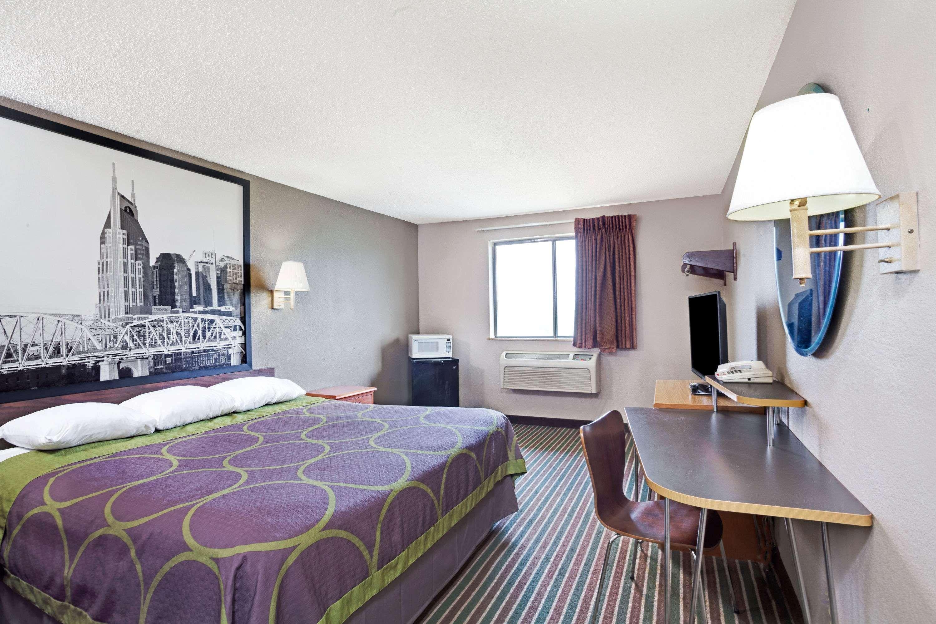 Super 8 By Wyndham Nashville/ Dntn/ Opryland Area Buitenkant foto
