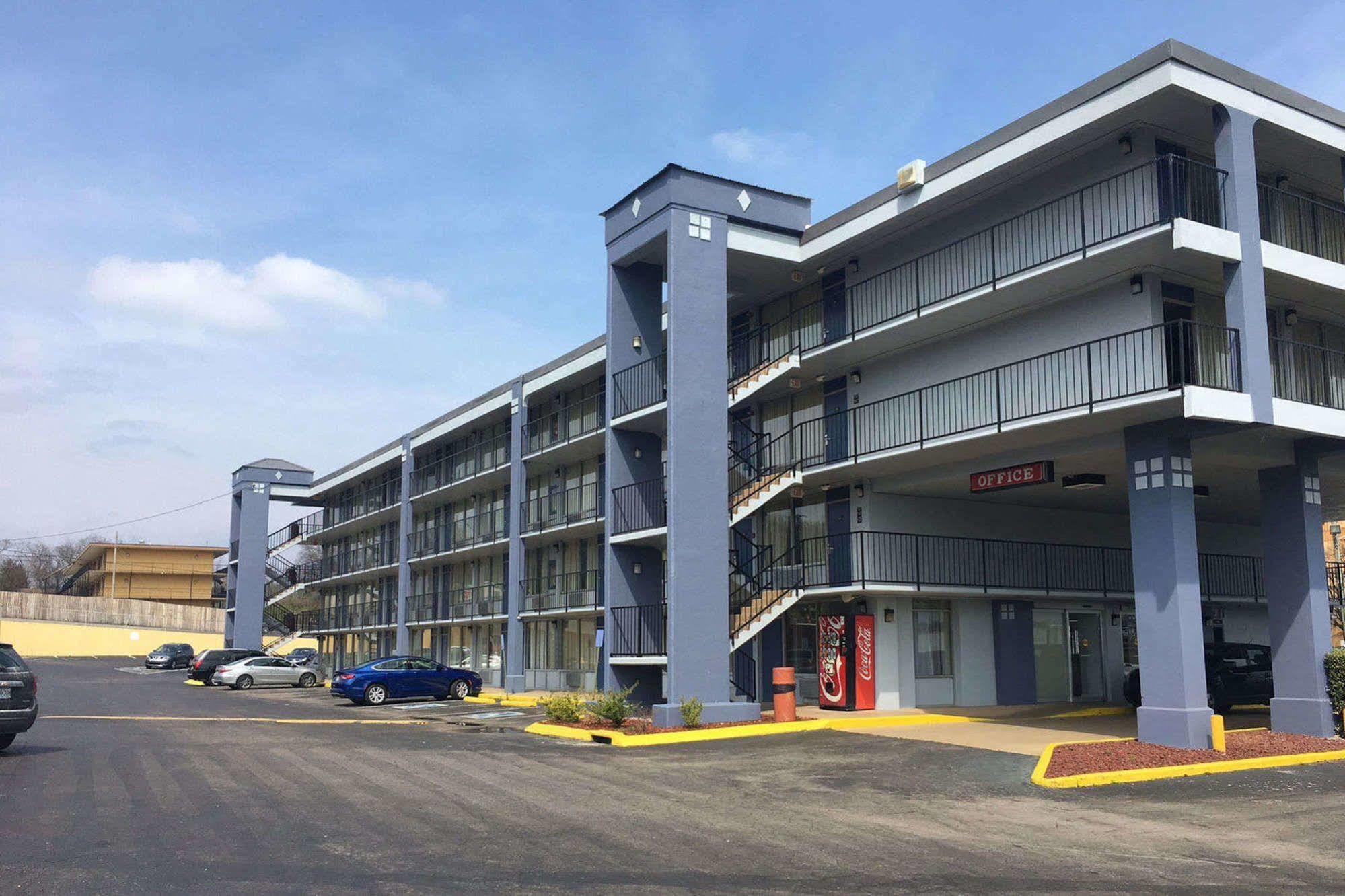 Super 8 By Wyndham Nashville/ Dntn/ Opryland Area Buitenkant foto