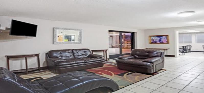 Super 8 By Wyndham Nashville/ Dntn/ Opryland Area Buitenkant foto